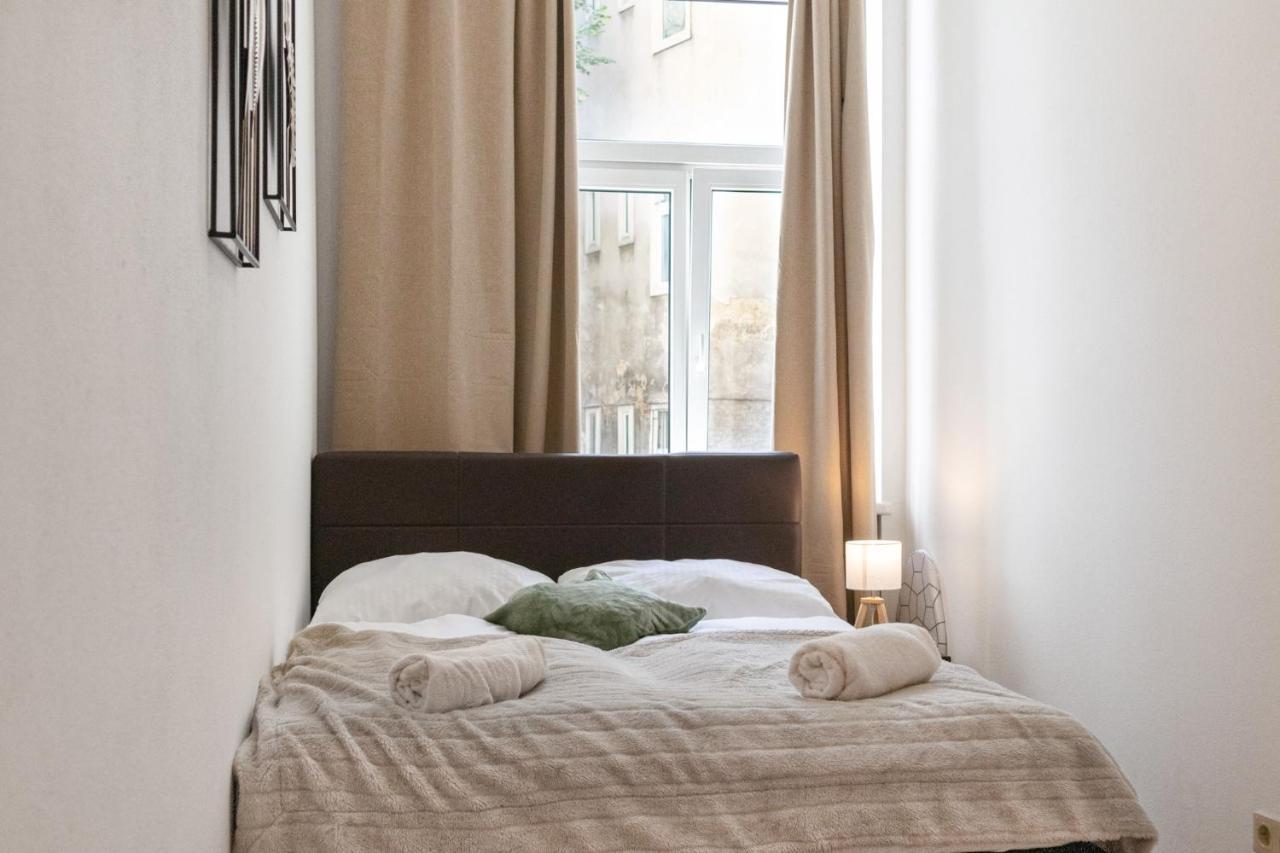 Welcoming 3Br Budget Apt. Well Connected Viena Exterior foto